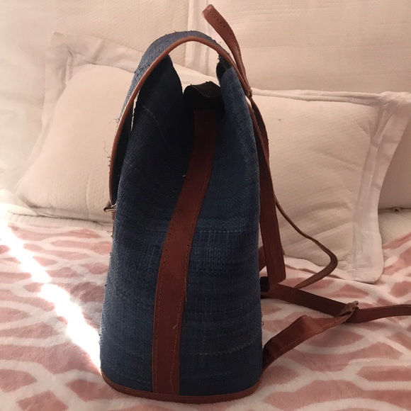 Mini Straw Backpack - Picture 2 of 8